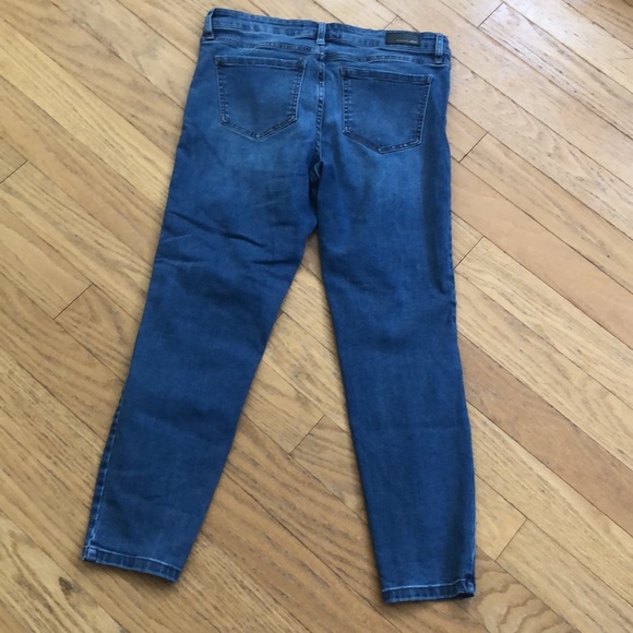 Celebrity Gold Skinny Stretch w/ Distressing - Excellent! - Picture 11 of 16